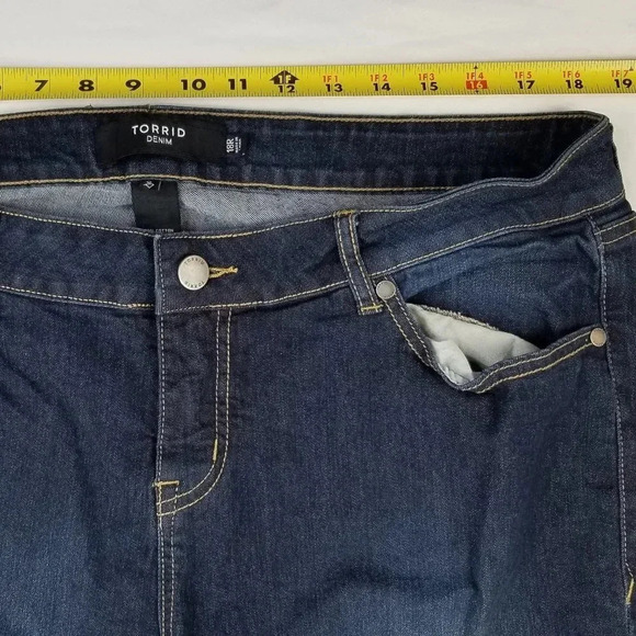 Torrid Denim 18R Blue Jeans Pocket Logo Tag Womens - Picture 2 of 9